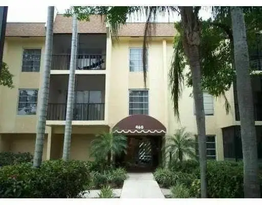 Room for rent in East Boca! Walking distance to fau!