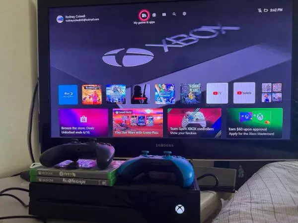 40” Samsung Flat Screen Full HD 1080p Tv W/500gb Xbox One (Trade Only)