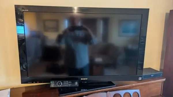 Sony Bravia 43 LCD Digital TV Package
