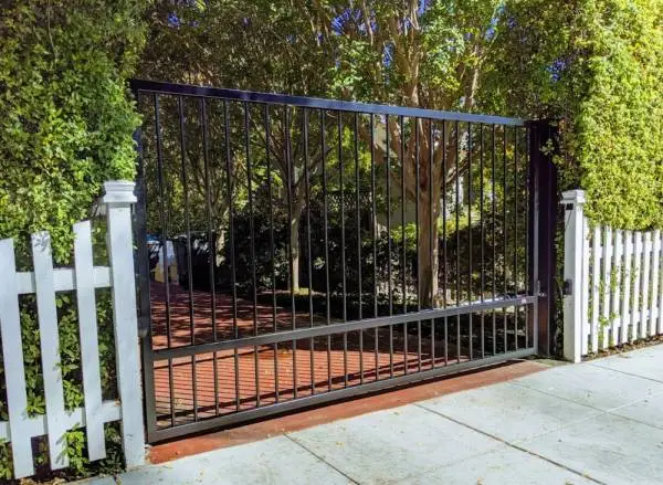 Custom Driveway Gates (USA Made) – Easy DIY Install + FREE Delivery
