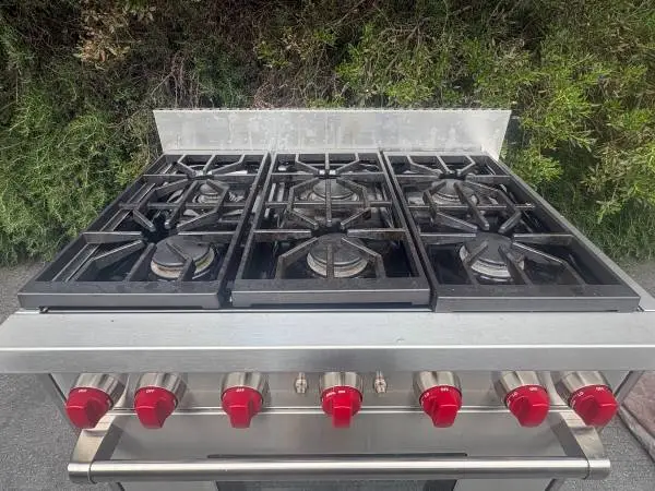 Wolf GR366 36 Pro Gas Range – 6 Burners, Red Knobs – Lightly Used