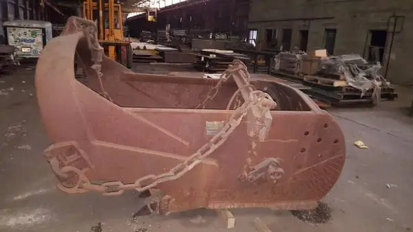 CRANE DREDGE BUCKET-- 1 1/2 YARD CAP.