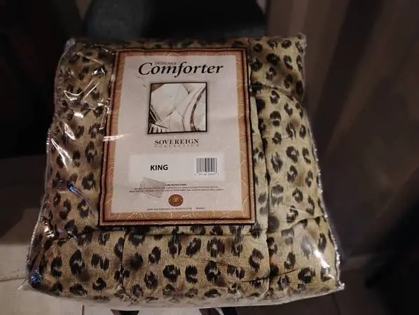 Sovereign Collection Brand New In Orig. Packaging King Comforter