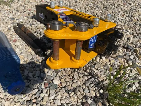 Mini excavator breaker