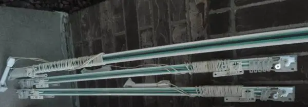 Window Hardware/Hanging Supplies (Curtain Rods)
