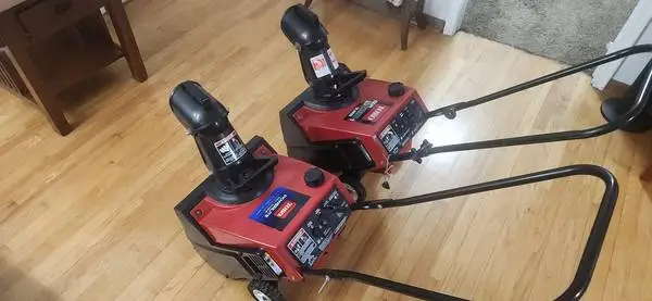 TORO POWERLITE-E 16 SINGLE-STAGE SNOWBLOWER EXCELLENT CONDITION