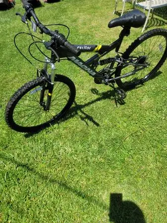 Magna Excitor 26 21-Speed Bike 2x suspension (good condition)