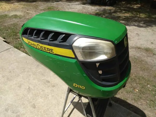 JOHN DEERE D110 MOWER HOOD & BAGS (NICE)