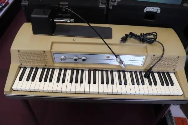 I BUY wurlitzer electric piano