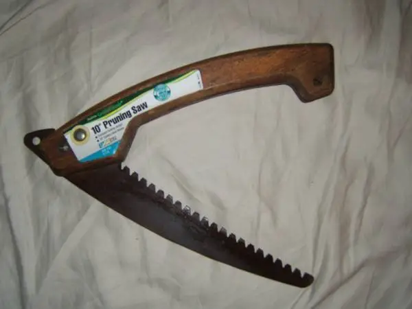 1970 vintage true value 10  blade is 12 folding pruning saw  very s