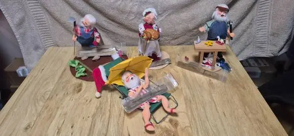 Santa and Mrs. Claus Annalee dolls
