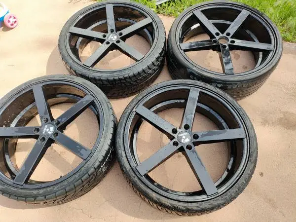 22 x 8.5 RAVETTI M1 BLACK Wheels Rims 5x115 Cadillac Used Set