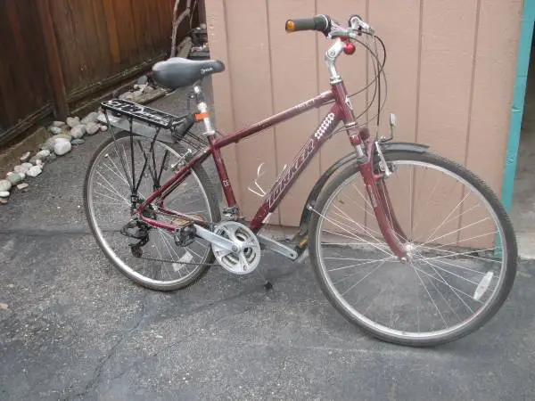 Med 17 TORKERT510 Hybred, 700-38c Tires, Rear Rack and fenders