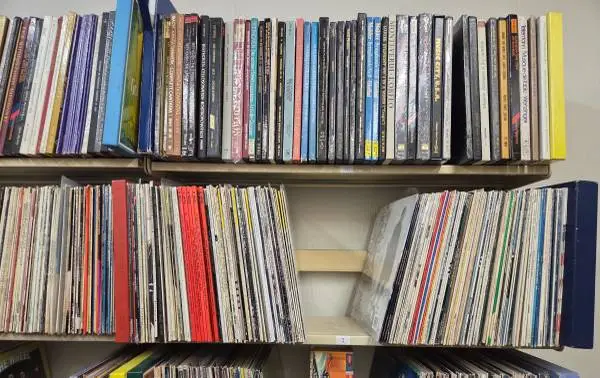 CASH PAID FOR YOUR RECORD COLLECTION
