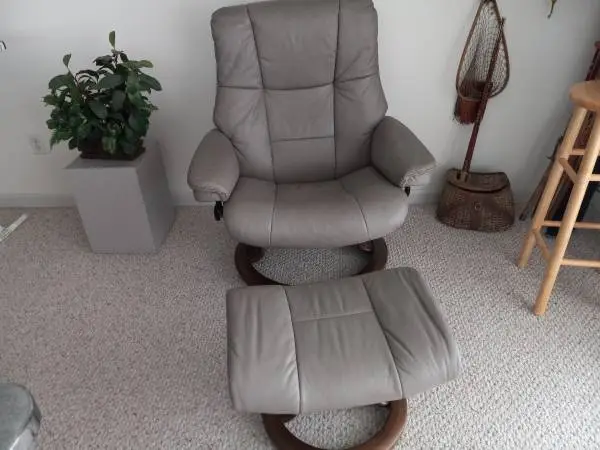 Norwegian leather recliner