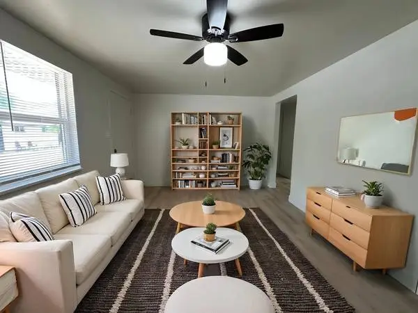 ONE MONTH FREE – Updated 3 Bedroom with ALL UTILITIES INCLUDED in Sout