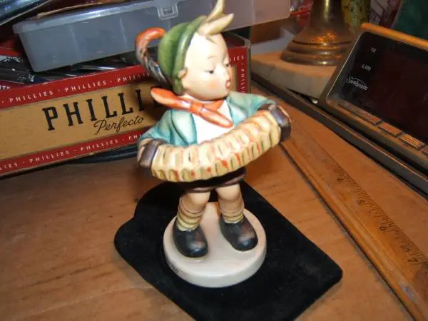 Hummel Figurine #185 Accordion Boy  Goebel 5.5 Inches W Germany