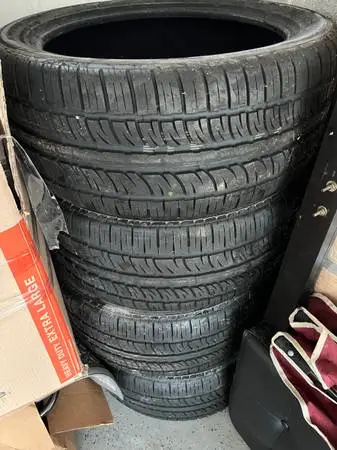 305 40 22 set of 4 tires Perelli scorpion