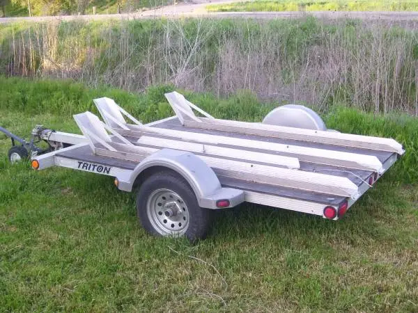 triton mototorcycle trailer hauls three harleys