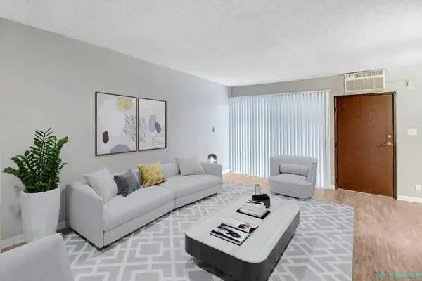 1 Bedroom in VALLEY VILLAGE | Pool | Gym | Controlled Access