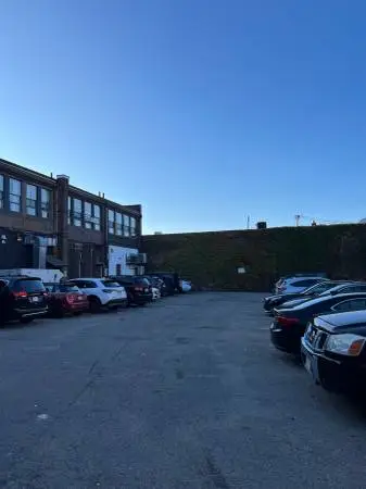 Beacon St — Monthly Parking Available