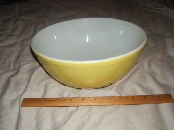 Vintage PYREX #404 Primary Yellow Mixing Nesting Bowl 4 Quart 10”USA 1
