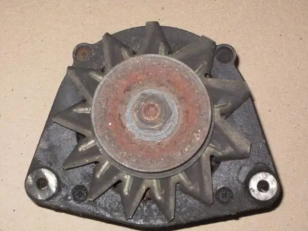 BMW E28 535i Alternator