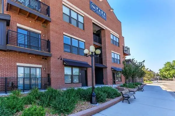 In Parker, 1BD 1BA, Breakfast Bar