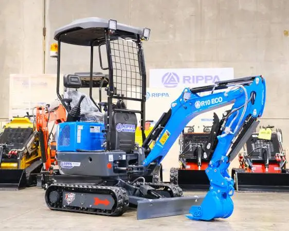 NEW | Kubota Diesel Mini Excavator R10 • Hydraulic Thumb + Swing Boom