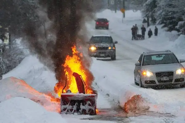 Looking for junk snowblowers tractors splitters equipment free removal