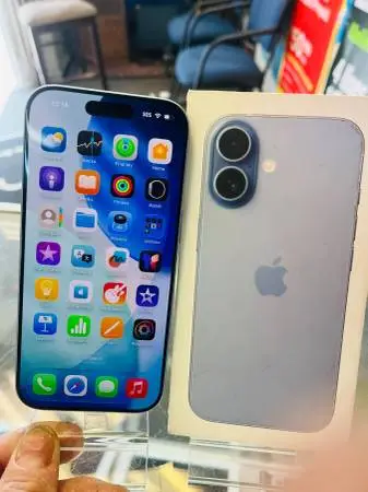 IPHONE 17, 256G, UNLOCK, BRAND NEW IN BOX , WITH CHARGHER