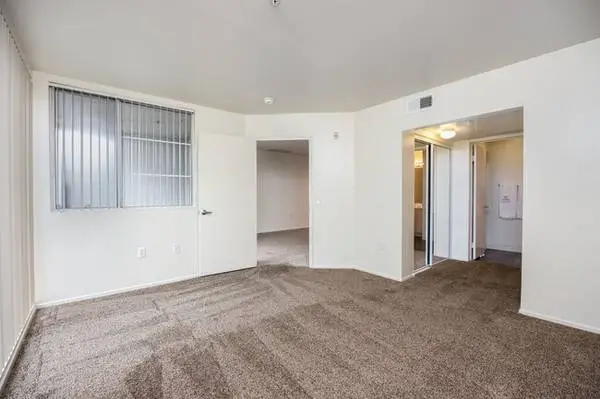 FREE MONTH !! Ready to MOVE IN NOW !!! 2 Bedroom /2 Bath. CSUN AREA
