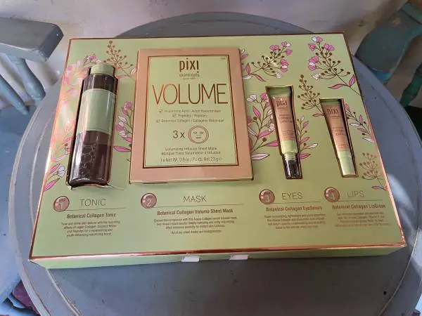 Spa Day for You - Collagen treatment- NEW in box