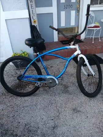 Ocean Pacific 26 in beach cruiser