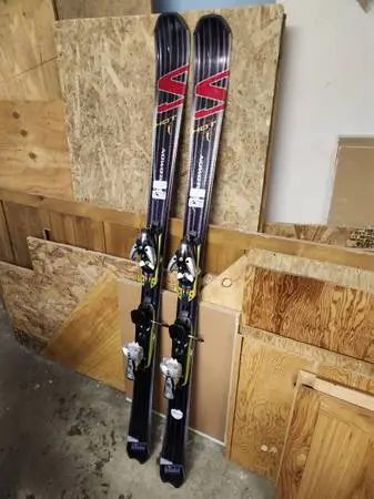 Hot Solomon Skis