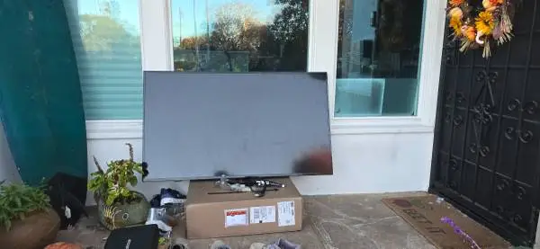 Insignia 57 inxh smart tv