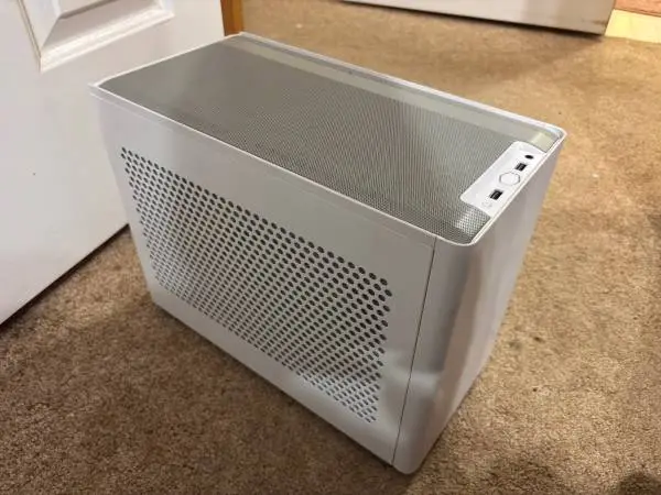 White Cooler Master NR200 Micro ITX case