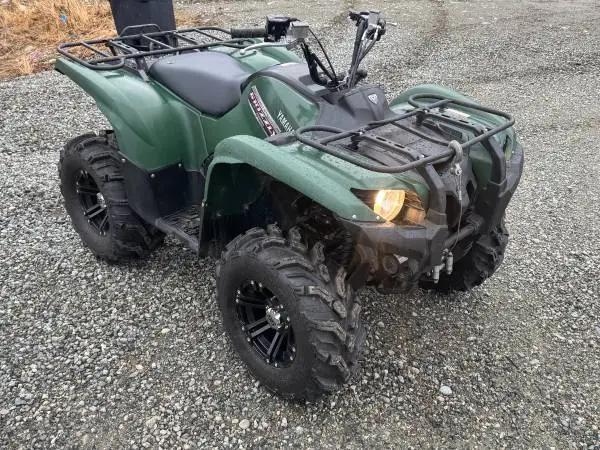 2012 Yamaha Grizzly 700 4x4 Power steering low miles