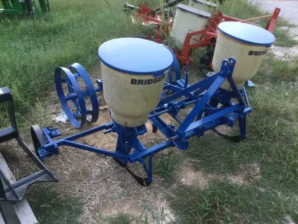 2 row Bridger planter same as Ford.  Obo