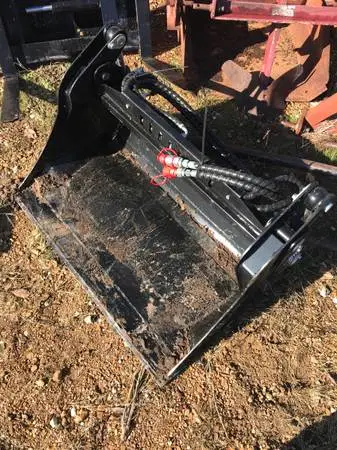 Mini skid steer 4 in 1 bucket