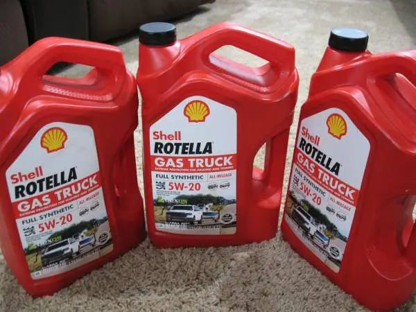 Shell Rotella Gas Truck Motor Oil 5W20 Full Synthetic Oil