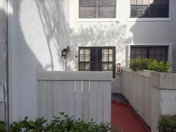 2 BEDROOM 2 BATH PIERPOINTE PEMBROKE PINES