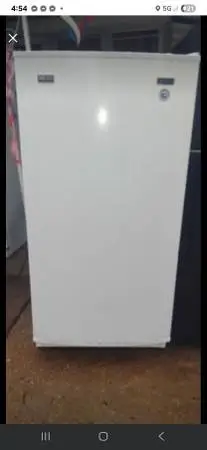 GREAT WORKING COMMERCIAL GRADE 16 CUBIC FT UPRIGHT FREEZER WITH WARRAN
