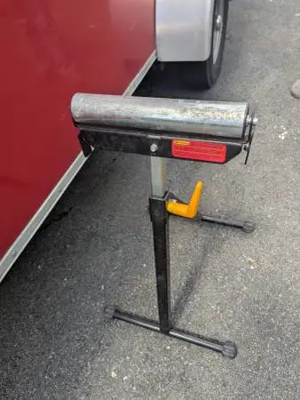 Workforce Adjustable Roller Stand 250lb Capacity