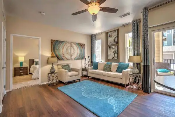 Modern 2 BR with Pool, Hot Tub & Fitness - Act Fast!