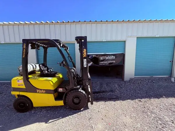 5000lb Pneumatic Forklift Rental