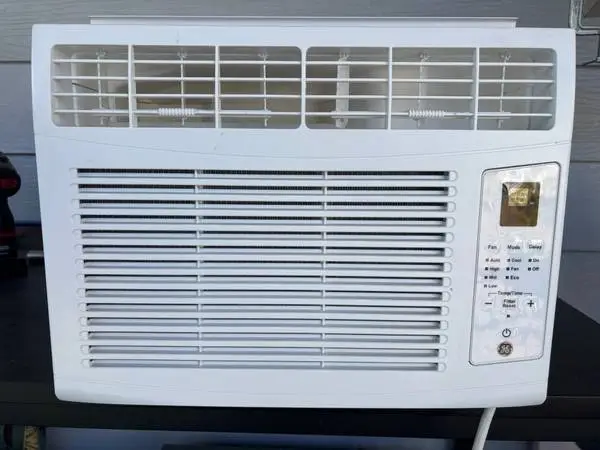 GE Air conditioner 5000 BTU Small window unit.
