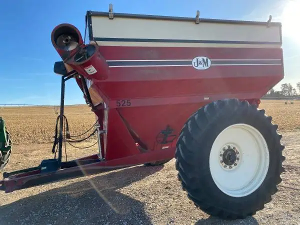 J&M 525 Grain Cart