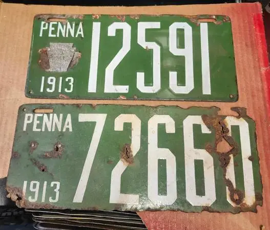 1913 PA Porcelain License Plates