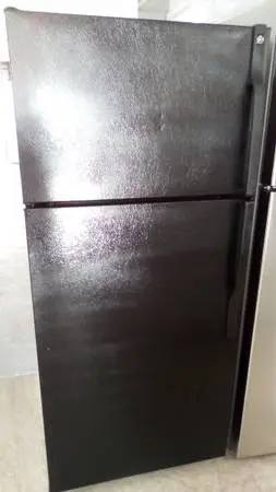 Top Freezer Refrigerator Black GE